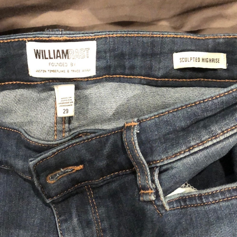 Super cute high rise sculpted jeans!!